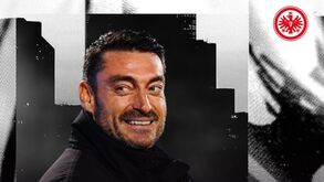 Albert Riera assume o cargo de treinador do Eintracht Frankfurt