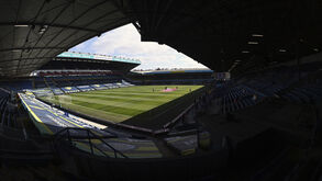 Leeds e Arsenal defrontam-se em Elland Road