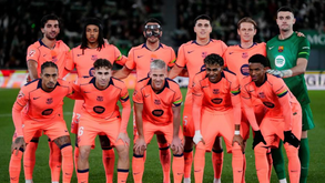 Equipa do Barcelona perfilada