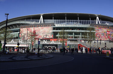 Arsenal e Liverpool defrontam-se no Emirates