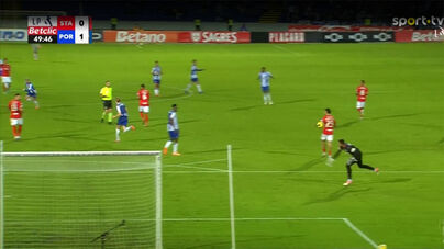 Para os apanhados: o inacreditável erro de Gabriel Batista que abriu caminho ao golo de Samu