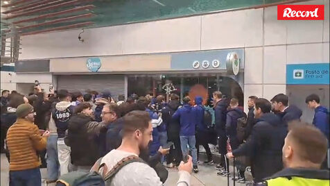 "Eu quero o Porto campeão": dragões recebidos em clima de euforia após melhor primeira volta da história