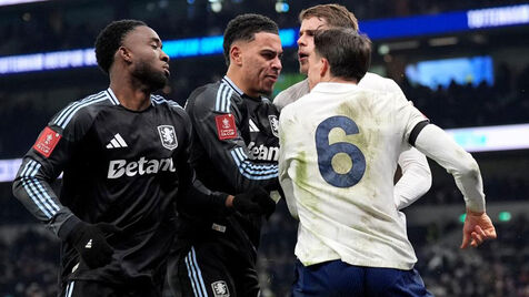 Momentos de tensão: João Palhinha envolvido em confusão no final do Tottenham-Aston Villa