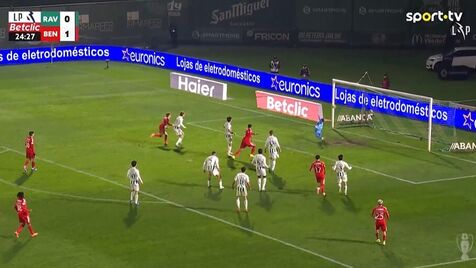 O autogolo insólito de Ntoi que aumentou a vantagem do Benfica sobre o Rio Ave