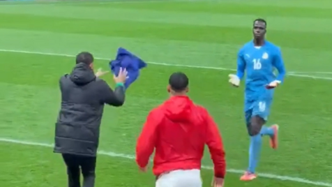 Mais um episódio insólito da final da CAN: marroquinos tentaram de tudo para 'roubar' toalha de Mendy