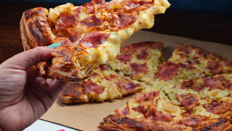 Domino's lança pizza com base de croissant: a Croissantíssima