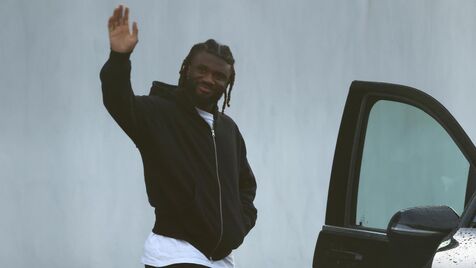 Moffi chega ao Porto, no Aeroporto Francisco Sá Carneiro