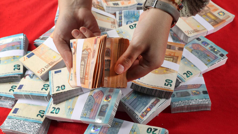 Salário mínimo nacional sobe para 920 euros a partir desta quinta-feira