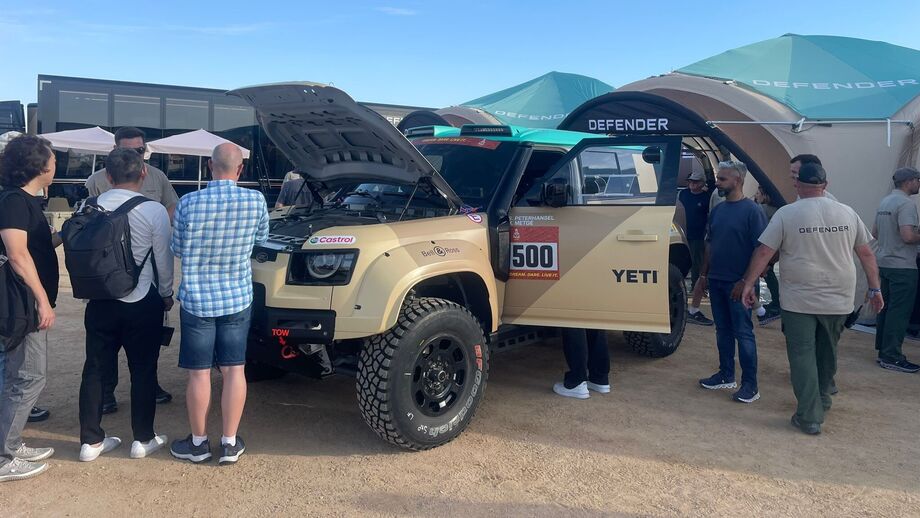 Land Rover Defender '500', de Peterhansel e Metge, no Dakar