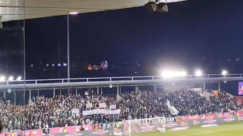 Tarja com frase ofensiva nas bancadas do reduto do Gil Vicente