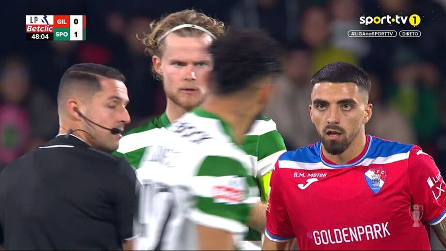 Luis Suárez e Zé Carlos andaram picados desde o minuto 48