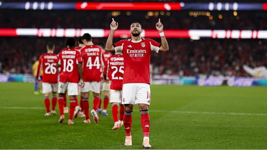 Pavlidis celebra golo frente ao Estoril