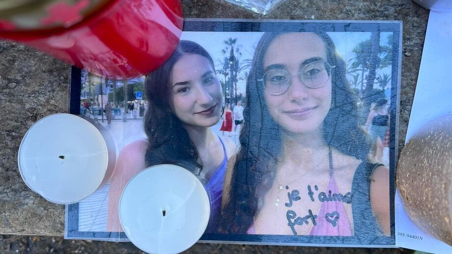 Homenagem a Fanny, professora desaparecida no incêndio na Suíça, com votos de "Je t'aime fort".
