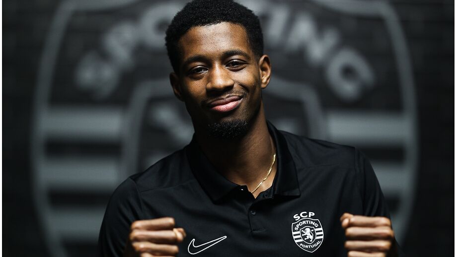 Gerson Baldé posa com a camisola do Sporting