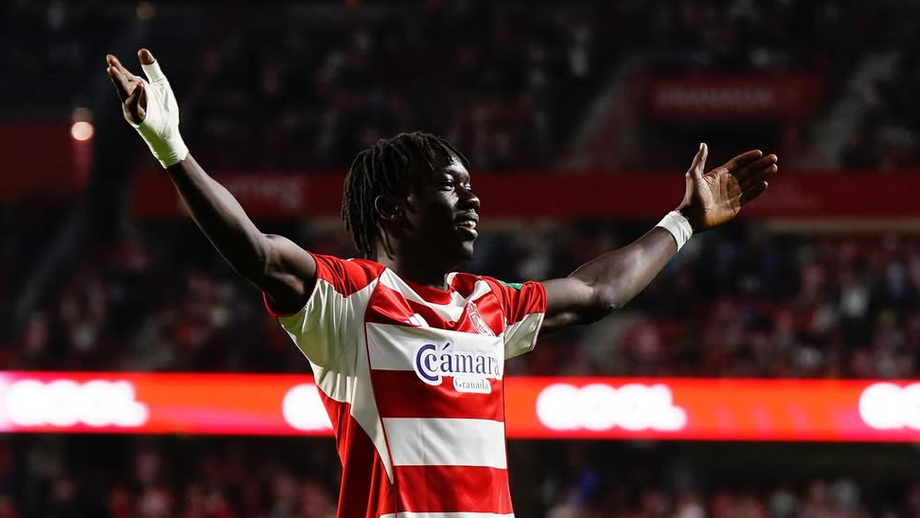 Souleymane Faye tem 22 anos e faz várias posições no ataque