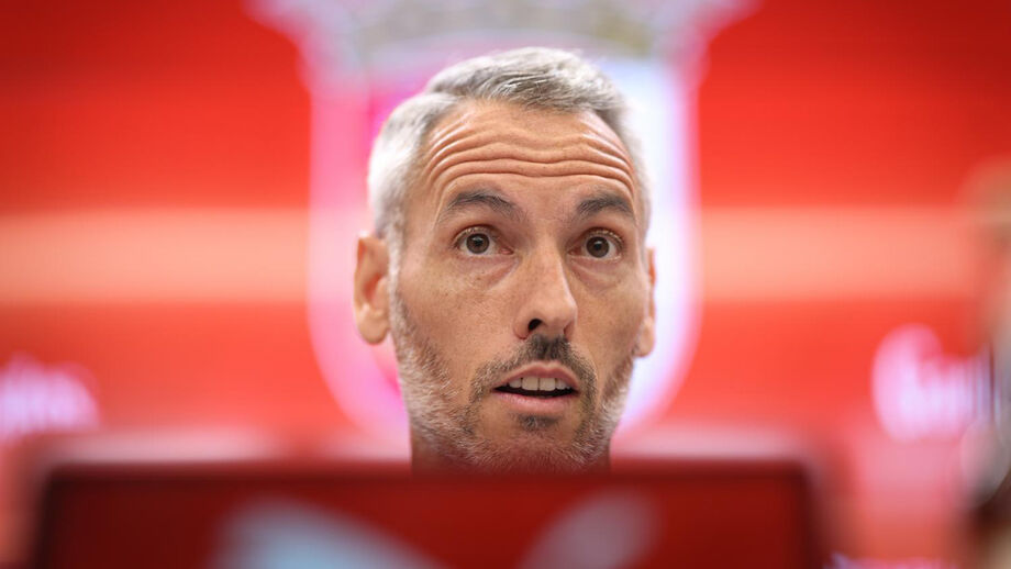 Carlos Vicens fez a antevisão ao duelo entre Benfica e Sp. Braga