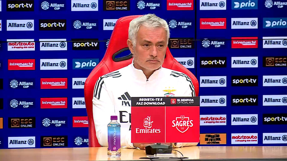 Treinador do Benfica comenta saída de Amorim do Manchester United