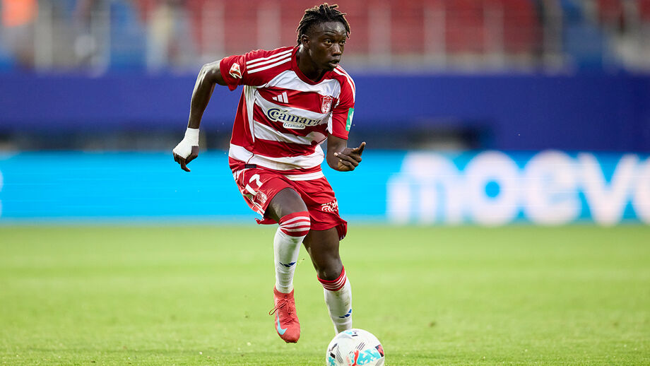 O treinador do Granada fala sobre a oferta por Faye