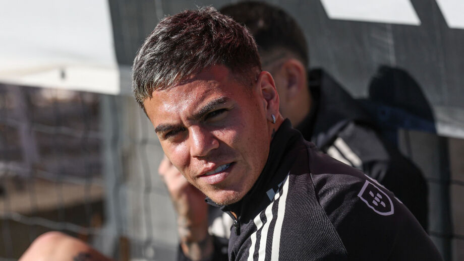 Enzo Barrenechea promete treinar com força após lesão