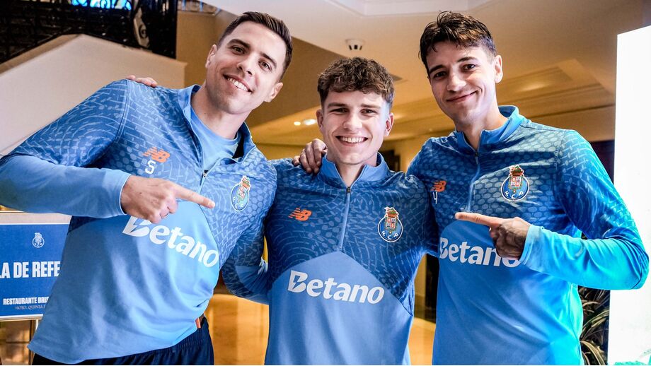 Bednarek e Kiwior com Pietuszewski