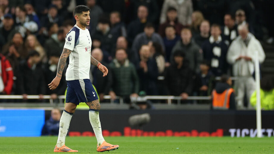 Cristian Romero insatisfeito após nova derrota do Tottenham