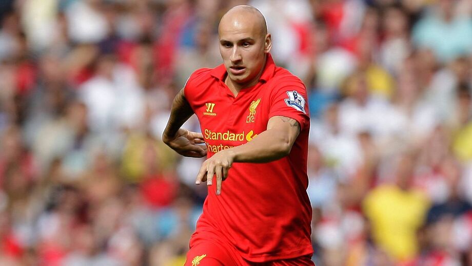 Jonjo Shelvey representou o Liverpool