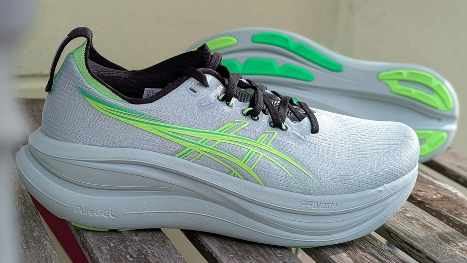 Sapatilhas ASICS GEL-Nimbus 28: um clássico para corrida.
