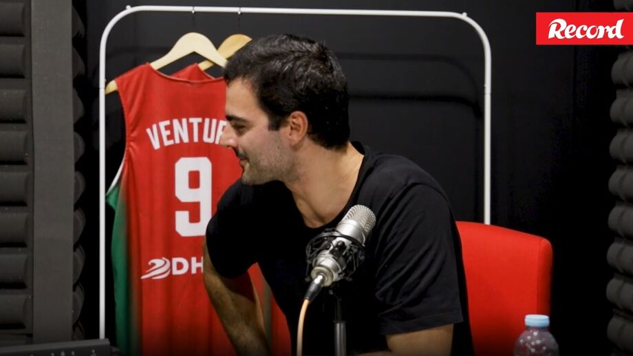 Capitão do Sporting e base da Seleção Nacional é o segundo convidado do podcast 'Dois para um'