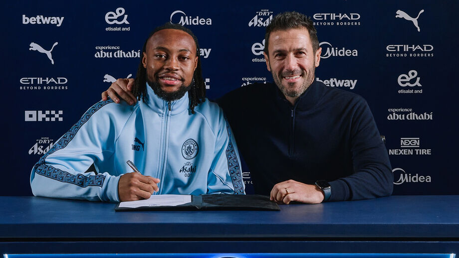 Antoine Semenyo ao lado de Hugo Viana