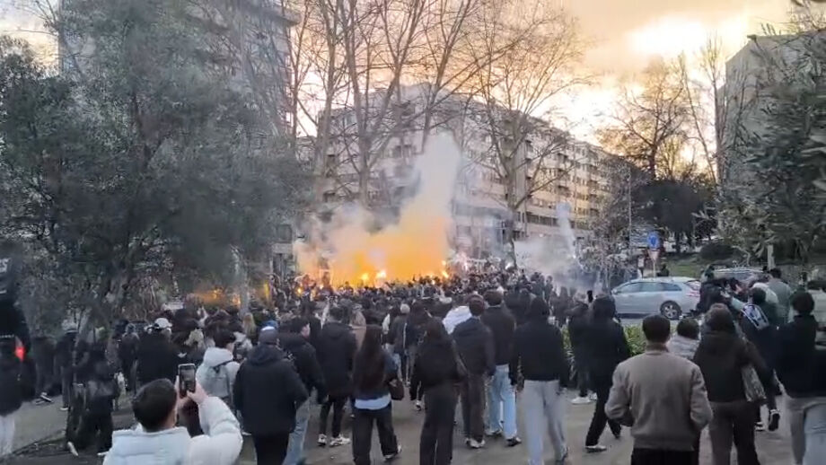 Equipa saiu do veículo para agradecer