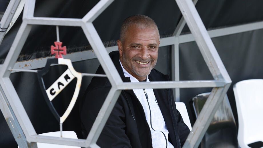 Técnico em entrevista a Record