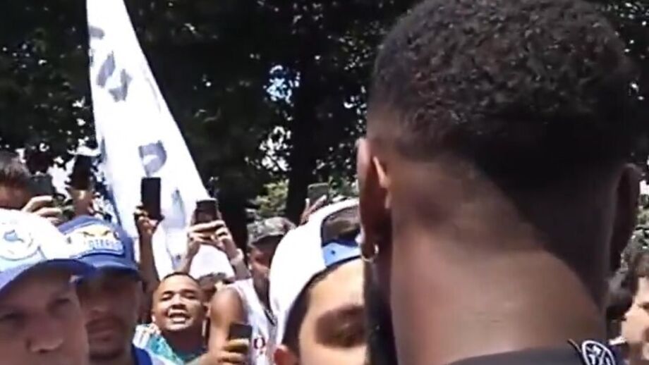 Médio de 28 anos regressa ao país natal