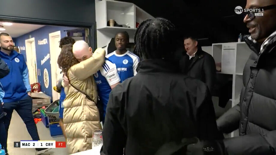 Ethan McLeod foi recordado em momento importante para o clube