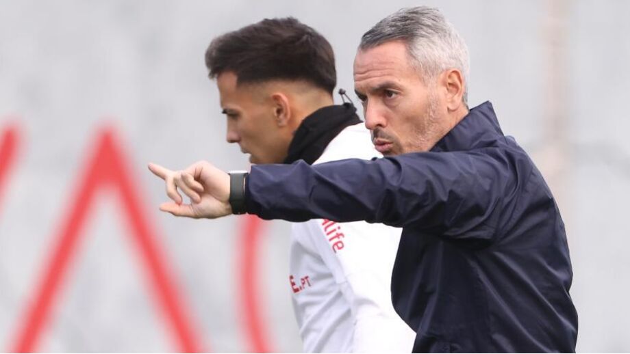 Carlos Vicens inspira-se em Guardiola para alcançar sucesso