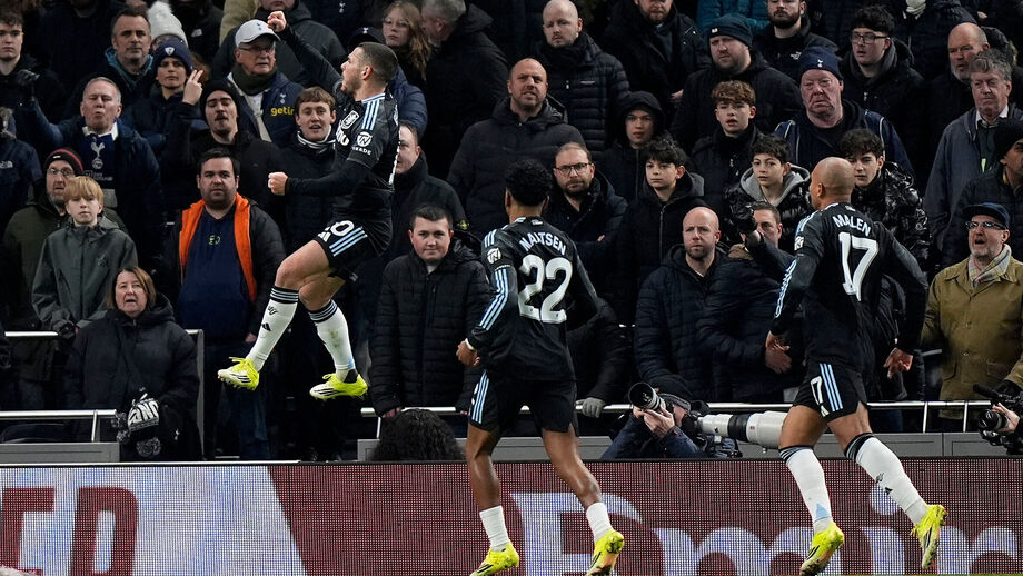 Aston Villa eliminou o Tottenham na Taça