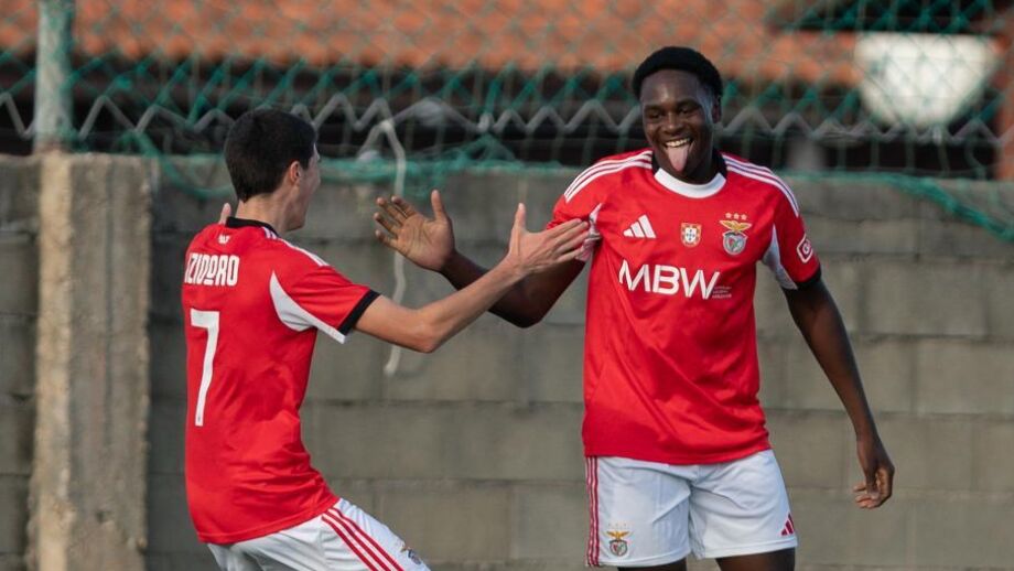 Inoussa marca hat trick e Benfica vence Académica 