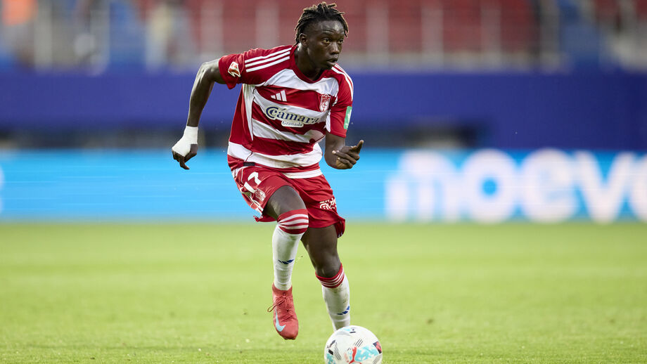 Faye aguarda para viajar para Lisboa