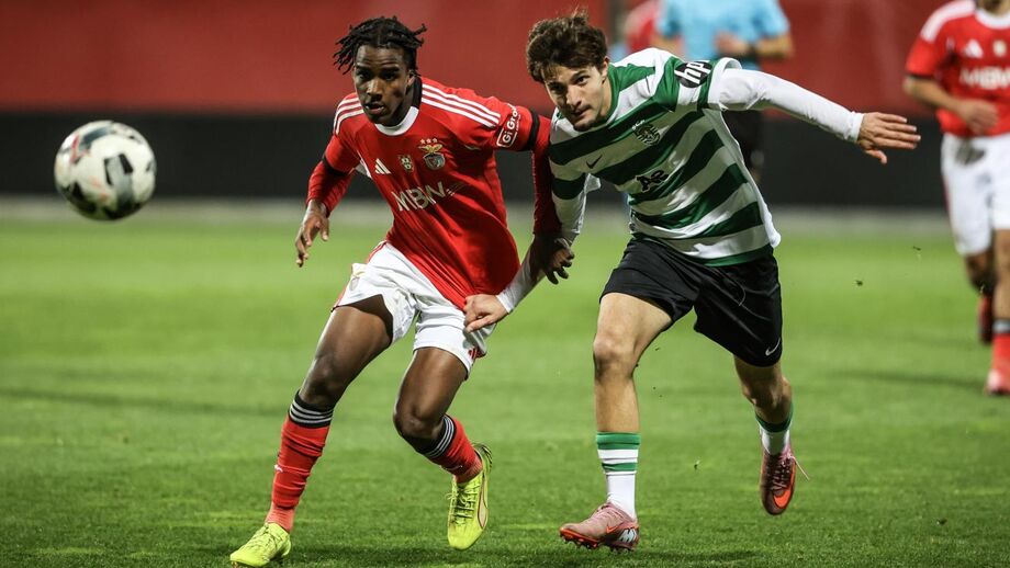 Jogo entre Benfica e Sporting no Nacional de Juniores