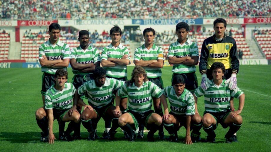 Ali Hassan é o segundo a contar da direita na fila superior