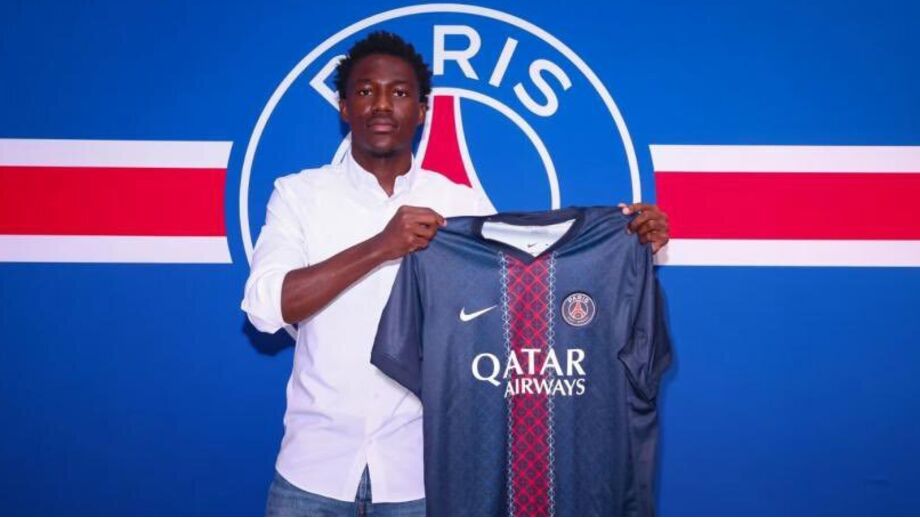 Eddy Doué representa os sub-21 do PSG