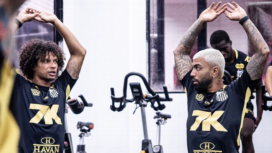 Gabigol treina no Santos após mensagens de Arão