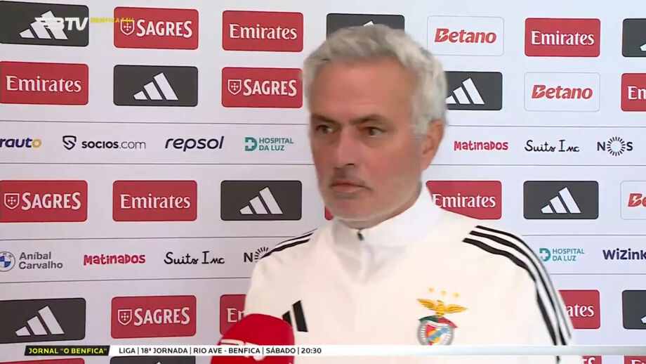 Treinador do Benfica diz que tristeza está a transformar-se em "motivação e energia"