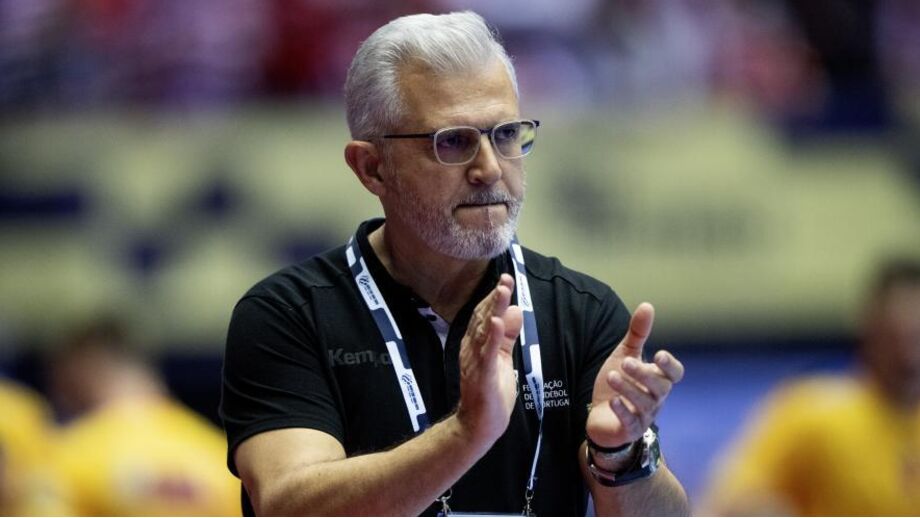 Paulo Pereira reage durante o Portugal-Roménia