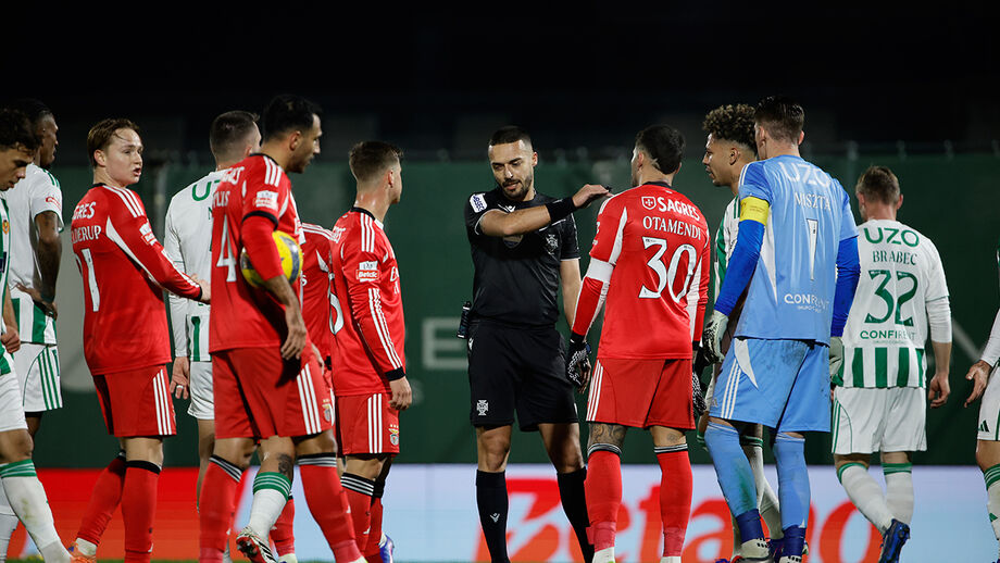 Cláudio Pereira apitou o Rio Ave-Benfica