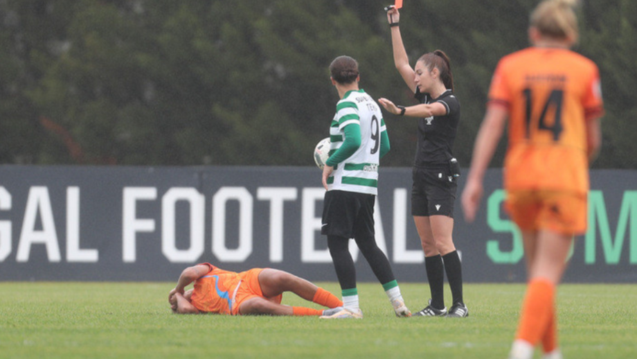 Árbitra Sofia Gama deu vermelho a Telma Encarnação e Cinthia González