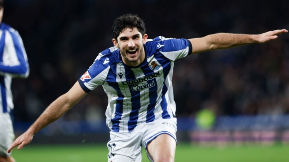 Gonçalo Guedes festeja o golo da vitória no Anoeta