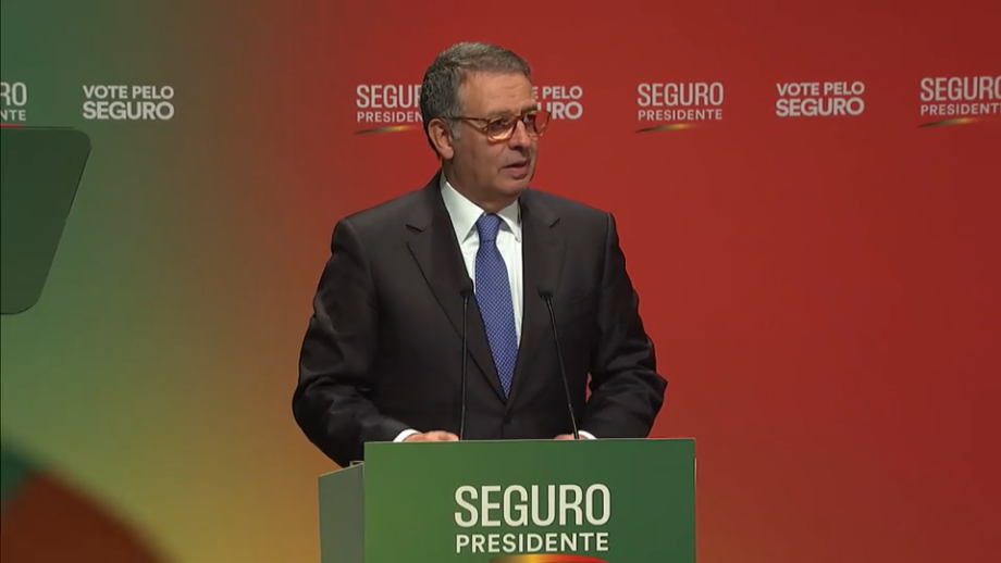 Seguro discursa como candidato à presidência