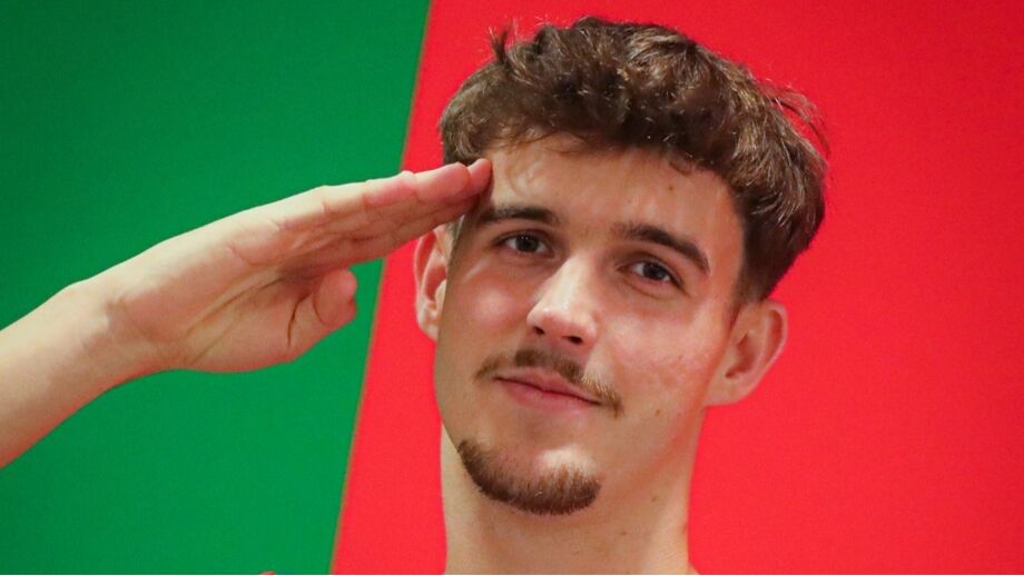 Reforço apresenta-se