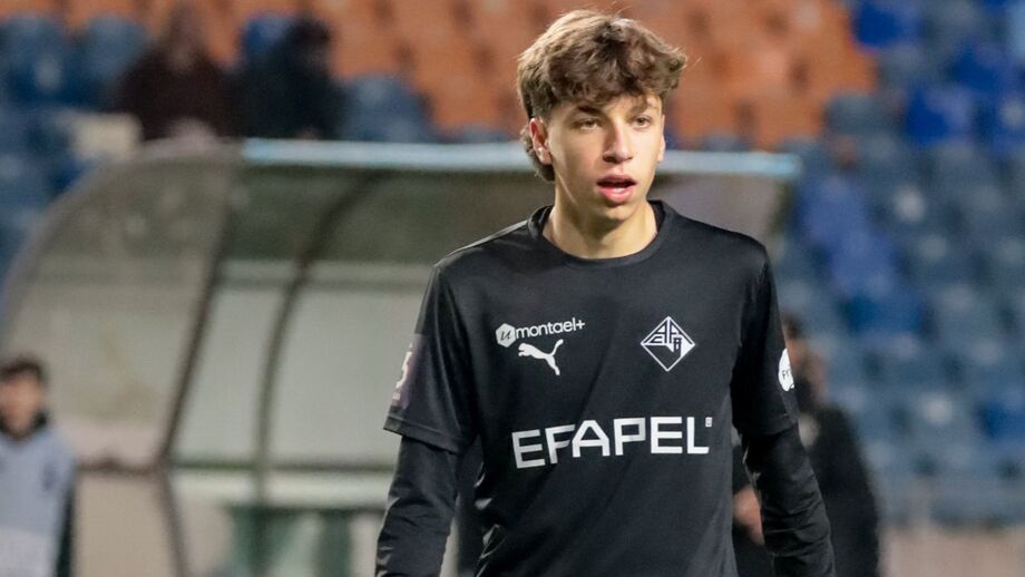 Tiago Soares estreou-se aos 15 anos pela Académica