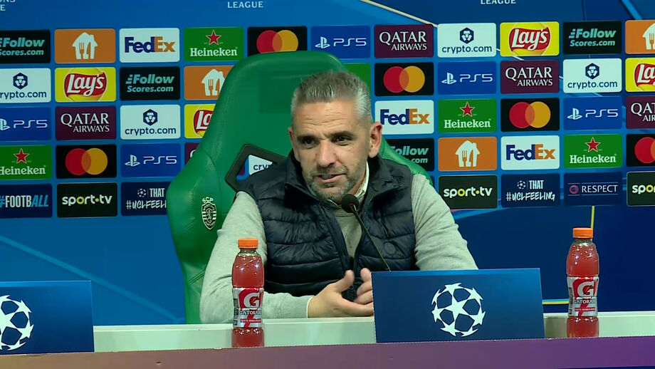 Treinador do Sporting questionado sobre a forma como festejou, com um 'sprint' pela linha lateral, o segundo golo de Suárez frente ao PSG